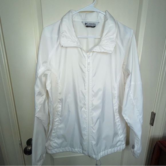 Columbia Woman’s White Full Zip Lightweight Packable Jacket - Picture 5 of 17